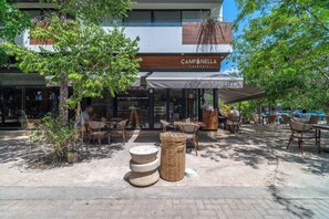 Outdoor dining - Lux Studio w/ Private Plunge Pool + Gym | Lik Zama (Tulum)