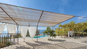 1 bedroom - Pool Apartment Happy Sound (Rijeka)