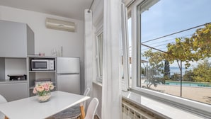 1 bedroom - Pool Apartment Happy Sound (Rijeka)