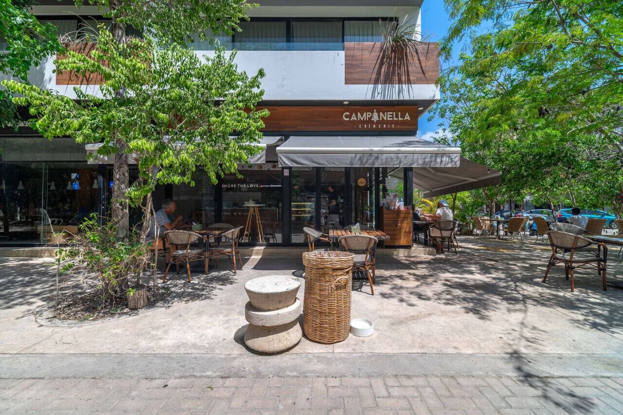 Explore trendy cafes, gourmet restaurants, and a convenient supermarket just steps away