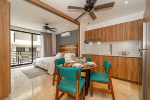 1 slaapkamer, een strijkplank/strijkijzer, wifi, beddengoed