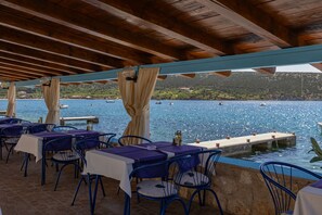 Apartment | 2 bedrooms - Beachfront Santa Maria 1 Apartment 4 (Novalja)