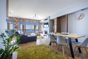 Apartment | 2 bedrooms - Maritinas Stone Apartment On The Beach (Pyrgos)