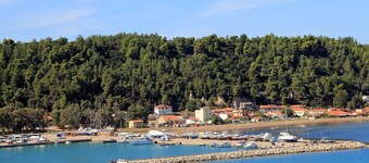 Maritinas Stone Apartment On The Beach