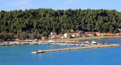 Maritinas Stone Apartment On The Beach