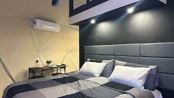 Superior Tent, Mountain View | Egyptian cotton sheets, premium bedding, laptop workspace, free WiFi