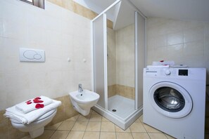 Apartment | 2 bedrooms - Le Betulle Garden in Laveno (Laveno Mombello)