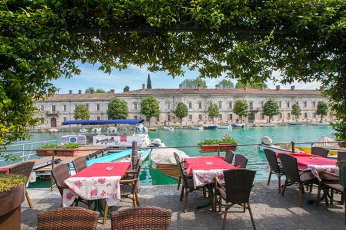 Azzurro Apartment in Peschiera del Garda