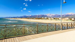 Apartment | 2 bedrooms - La Casina Del Pescatore On the Beach (Pietrasanta)