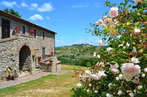 Casale Montemoro With Pool