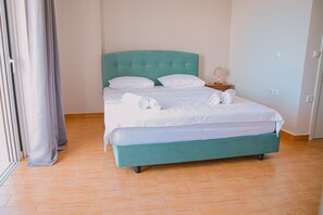 Villa | 3 bedrooms - Villa Olga Sea Front Katakolo (Pyrgos)