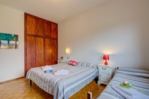 Apartment | 2 bedrooms - Connie s Apartment in Monvalle (Monvalle)