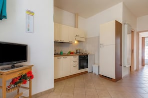 1 bedroom - Daniela 4 100mt From sea (Massa)