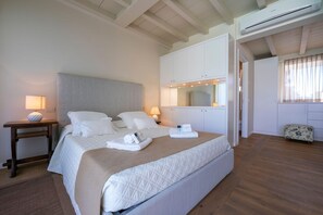 Apartment | 2 bedrooms - Il Bacco few Steps From sea (Camaiore)