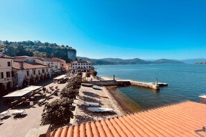 Apartment | 2 bedrooms - La Voce Del Lago Pied Dans L Eau (Arona)
