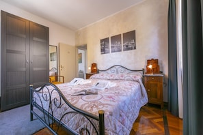 2 bedrooms - La Maison Fleurie Appartamento Girasole (Desenzano del Garda)