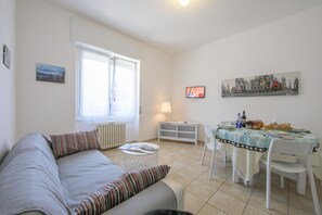 Apartment - Casa Al Caprifoglio in Ispra (Ispra)