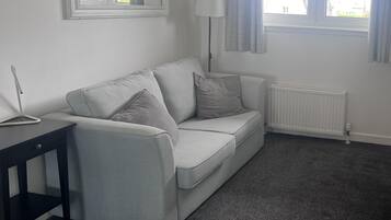 Apartment | Living area | TV