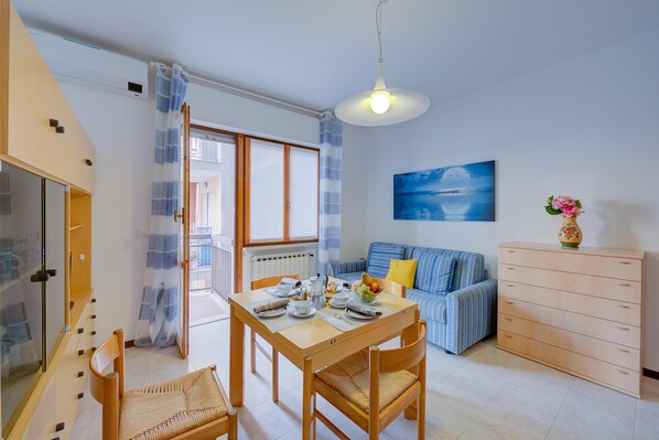 Apartment - Il Tulipano Giallo 100 Mt From The Sea (San Bartolomeo al Mare)