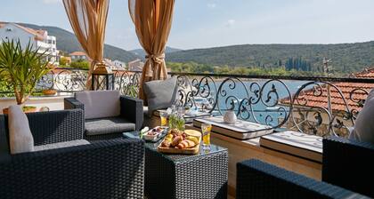 Beachfront Villa Adria