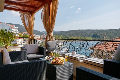 Beachfront Villa Adria