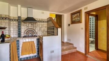 Vila, akses difabel | 8 kamar tidur