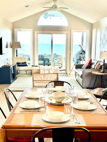 Beautiful Waterfront Lake House in the Heart of Epic Wine Country