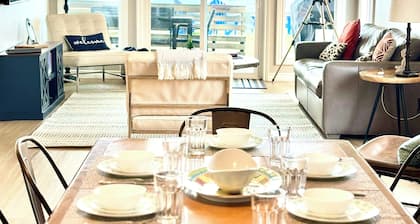 Beautiful Waterfront Lake House in the Heart of Epic Wine Country