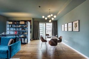 Apartment, Balcony | In-room dining