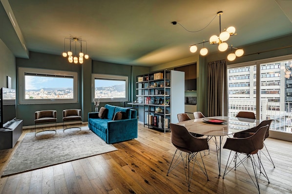 Apartment, Balcony | Living room | 35-inch TV with digital channels