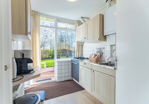 Refrigerador, microondas, lavavajillas, cafetera/tetera