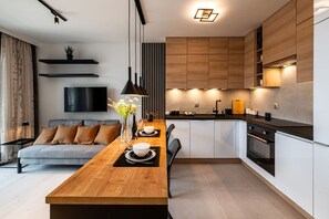 Kühlschrank, Ofen, Herdplatte, Geschirrspüler