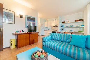 Apartment, Lake View | Living room | 35-inch TV with digital channels - Lunas Apartment by Wonderful Italy (Bellagio)