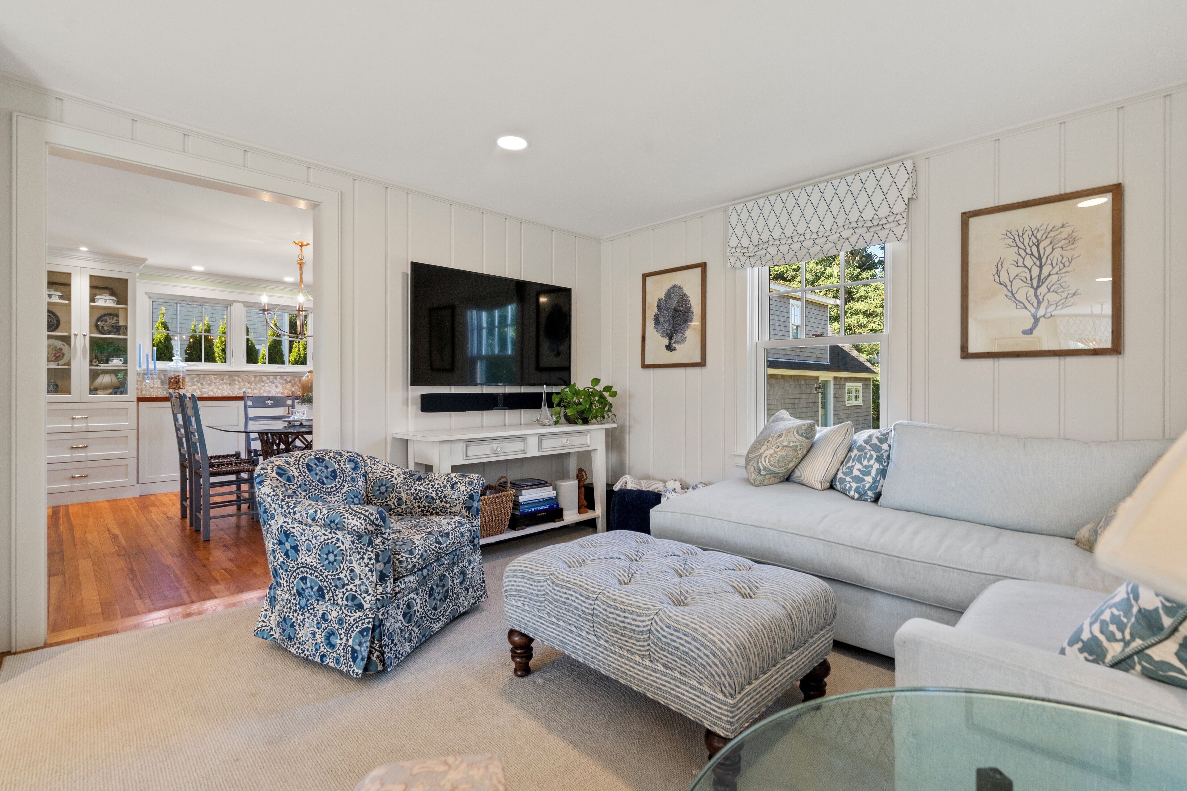 Smart TV, fireplace, books