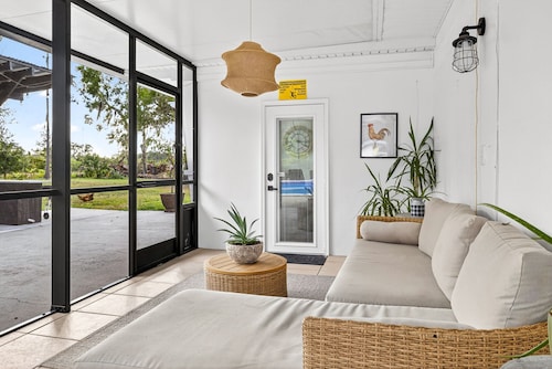 Callco Ranch Charming 3-bedroom+2 bathroom Ranch in nice Tampa with AC, WiFi