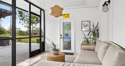 Callco Ranch Charming 3-bedroom+2 bathroom Ranch in nice Tampa with AC, WiFi