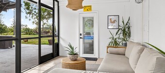 Callco Ranch Charming 3-bedroom+2 bathroom Ranch in nice Tampa with AC, WiFi