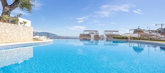 Apt Mairena Forest sea View Pool