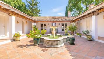 6 عدّة غرف نوم