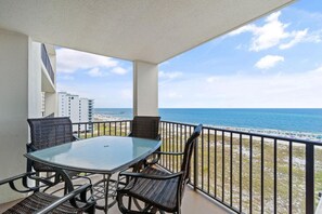 Outdoor dining - Phoenix VII 907 (Orange Beach)