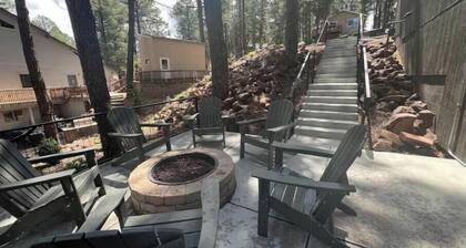 Gorgeous New Build, Space for Multiple Families, Hot Tub, 2 Patios and LRs