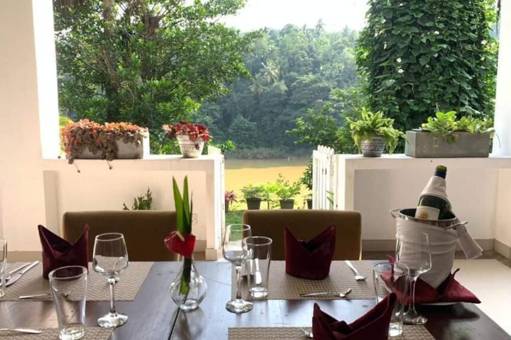 Kandy Rivers Edge Nature Resort