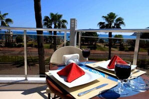 Outdoor dining - Eftalia Downtown Hotel (Alanya)