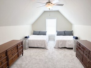 Room - Housing for Workers at the BMW EV PLANT large home (Florence)