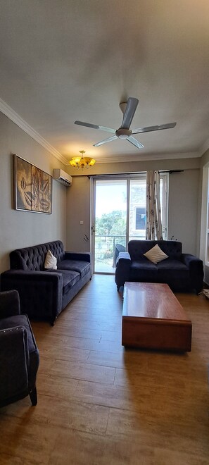 Smart TV - Urban View Apartment Oysterbay (Dar es Salaam)