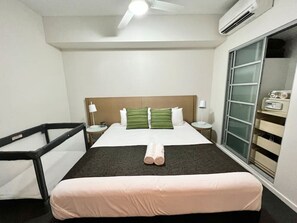1 Schlafzimmer, Schreibtisch, Bügeleisen/Bügelbrett, kostenloses WLAN