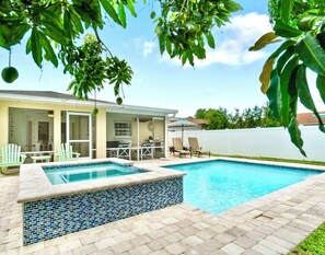 Piscina all'aperto, una piscina riscaldata