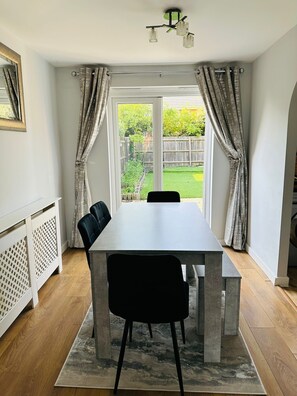 House | Dining