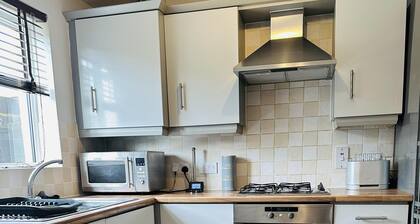 Housesleeps5-parking-garden-privateentrance