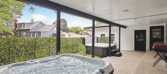 Grand Reunion House / Hot Tub / Pet Friendly